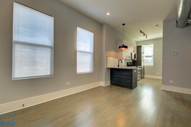 Foto del edificio - 1317 W. Erie St.