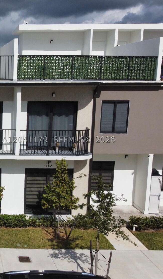 Foto del edificio - 14569 SW 261 St Ter