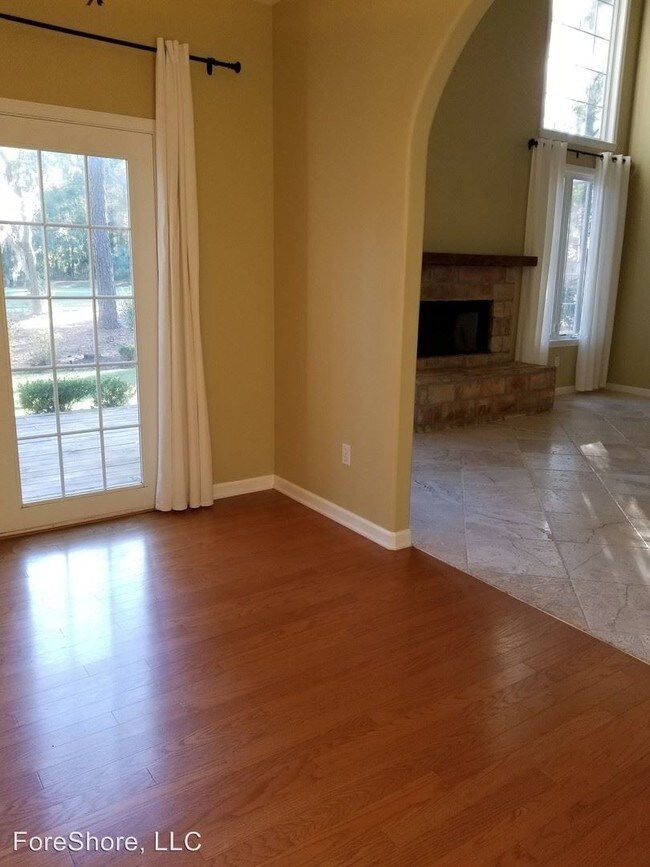 Building Photo - 4 br, 2.5 bath House - 240 Moss Creek Drive