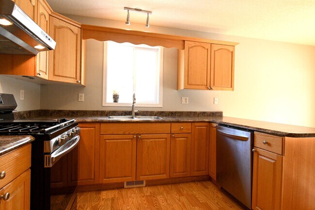 Photo du bâtiment - 3242 Vista View Rd