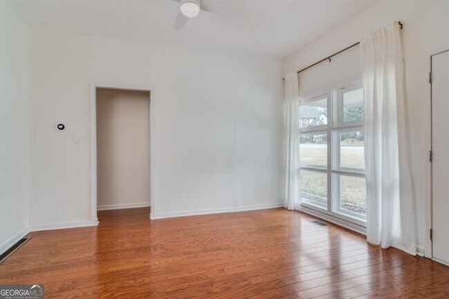 Building Photo - 1756 Dresden Dr NE