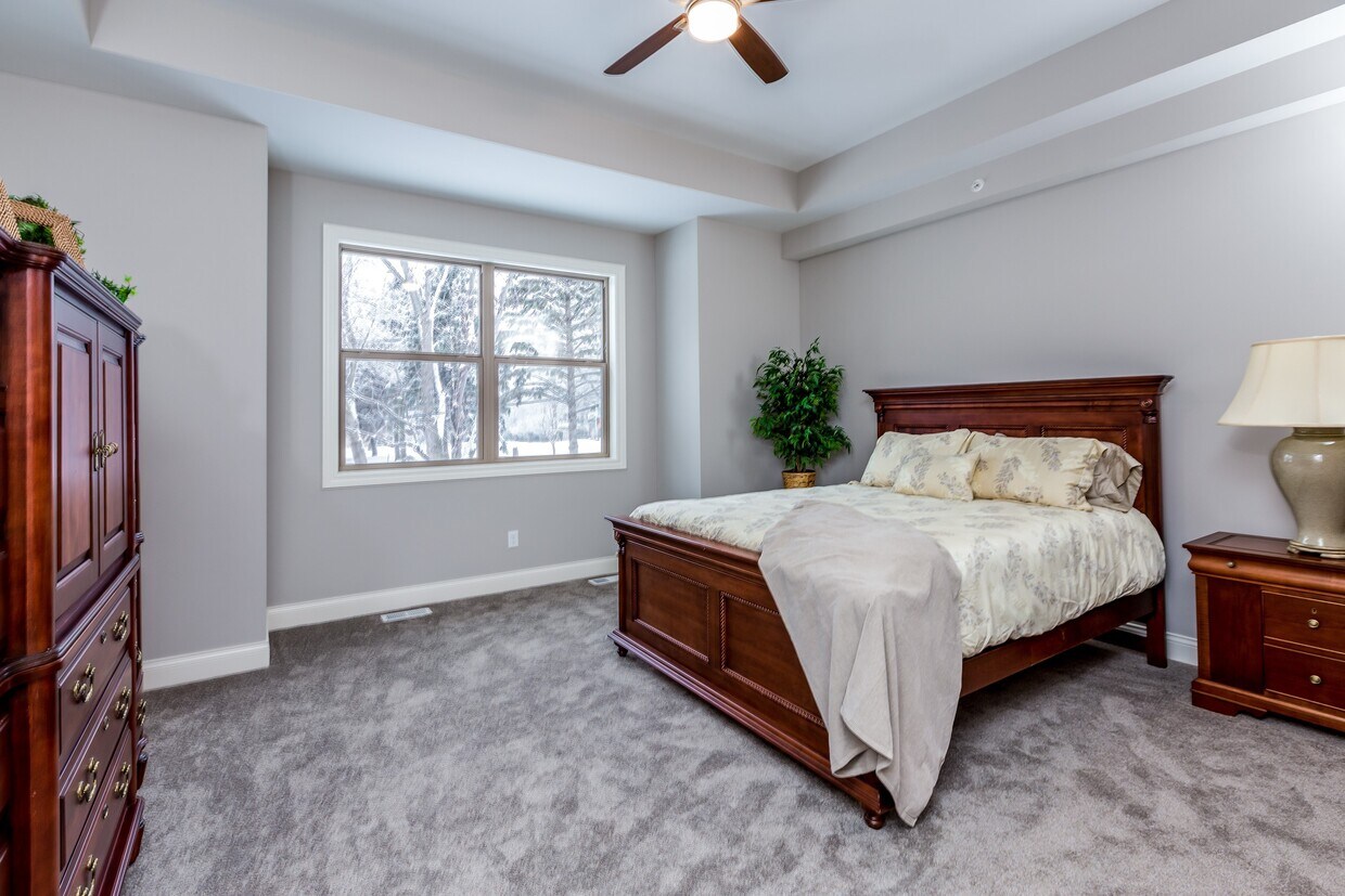 Foto principal - 18245 Hamel Rd