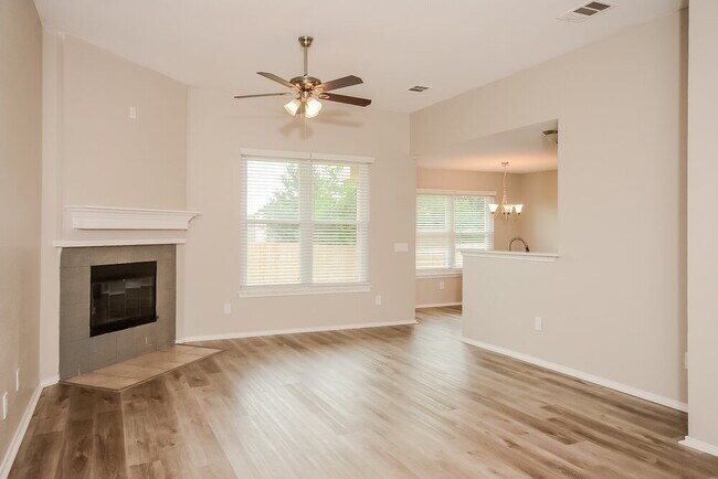 Building Photo - 104 S Rolling Meadow Dr