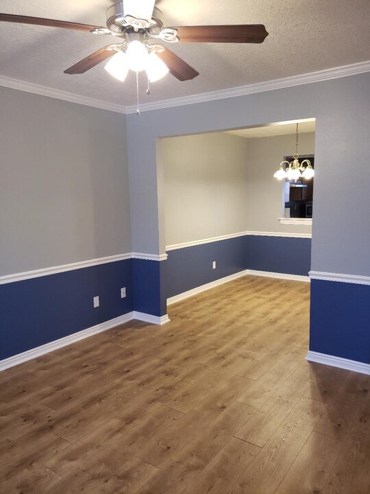 Building Photo - 1103 E 100 N