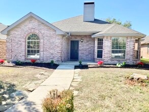 Building Photo - 1115 Hilton Dr