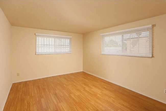 Foto del edificio - 8850 Remick Ave