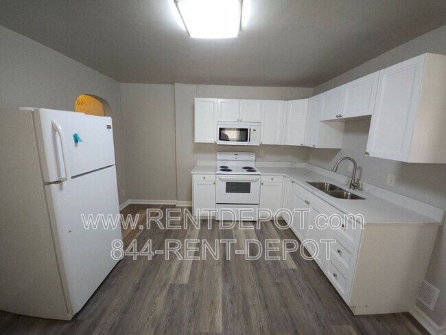 Foto del edificio - 118 S Weinbach Ave