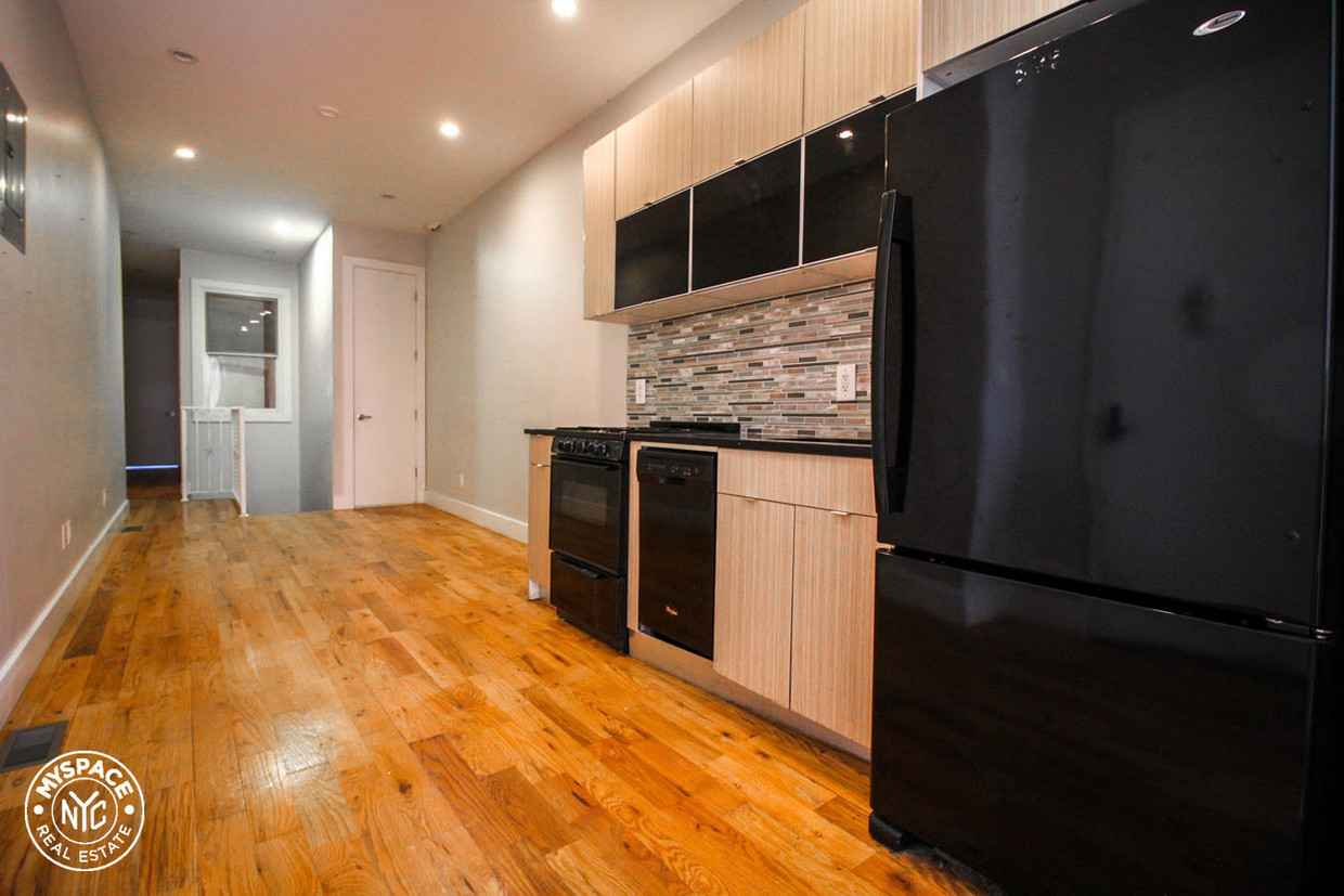 Foto principal - 77 Jefferson St