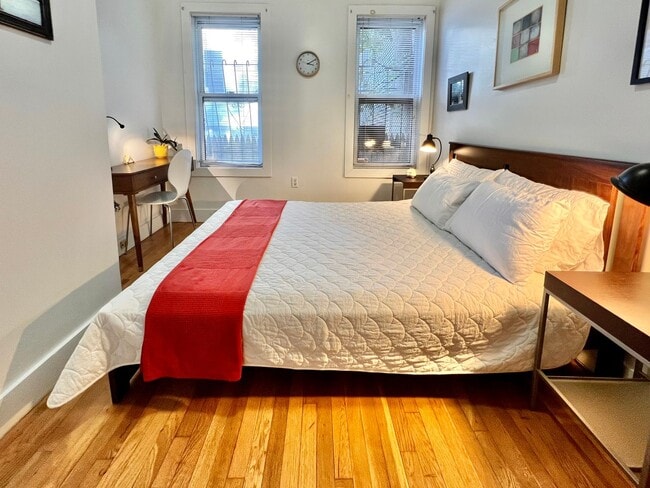 Photo - Modern 1-Bed in Mission Hill — All Utiliti... House