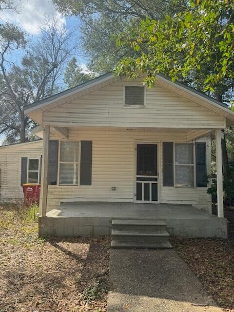 Foto principal - 1028 Brett St N