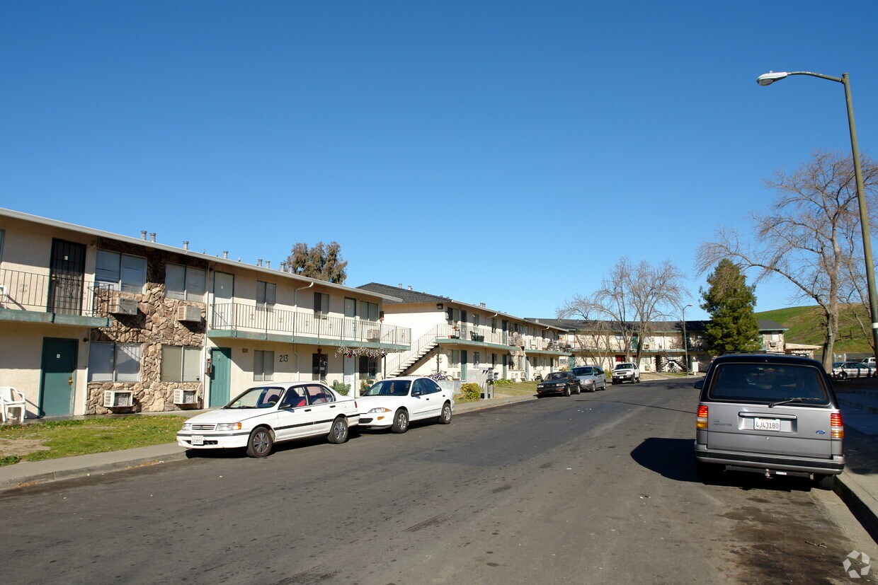 Foto del edificio - 207 Bennett Hill Ct