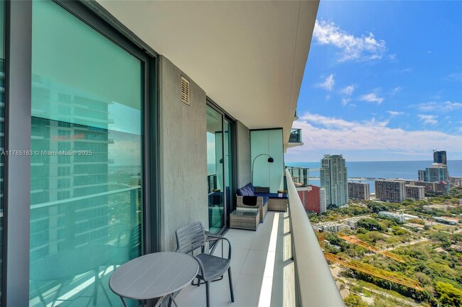 Foto del edificio - 1300 S Miami Ave