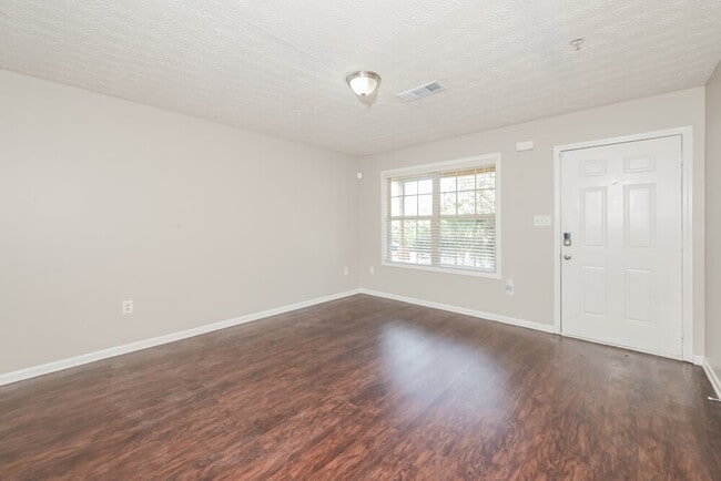 Building Photo - 1012 Weatherwood Pl NE