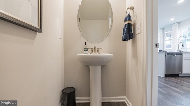 Building Photo - 20 Peregrine Way