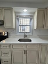 Building Photo - 375 WHITON St