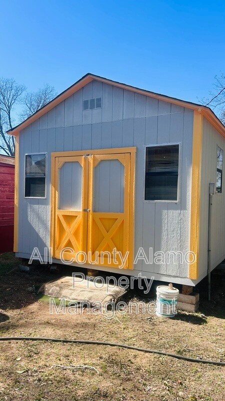 Building Photo - 301 Aero Ave