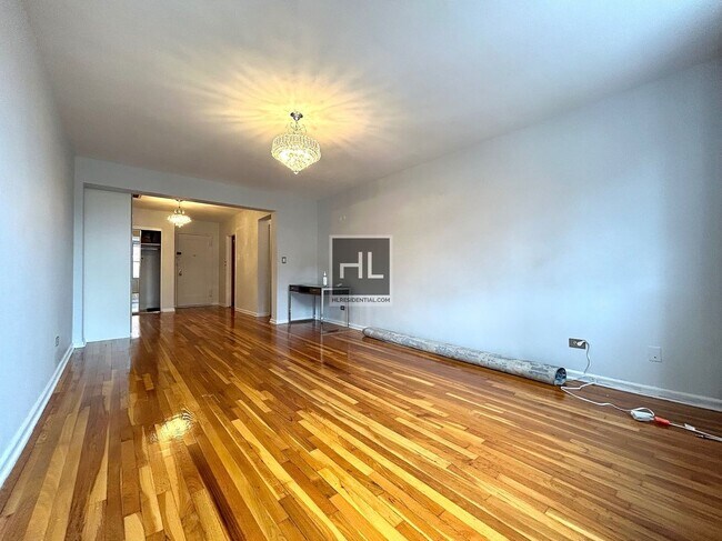 Foto del edificio - Benson Ave