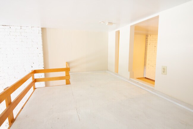 Foto del edificio - 36 W Court St