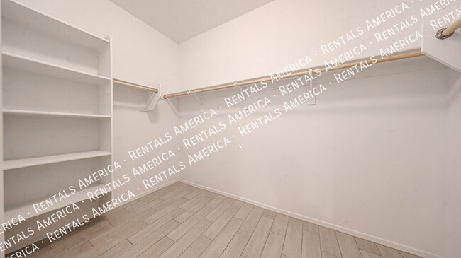 Building Photo - 15689 W Woodlands Ave