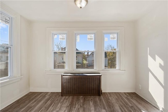 Building Photo - 743 Taylor Ave