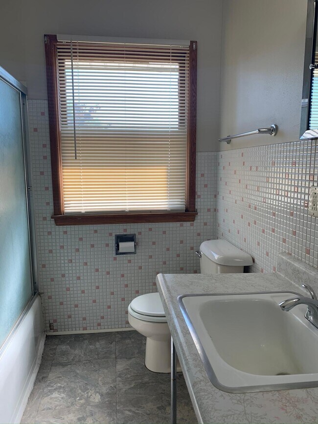 Foto del edificio - 5533 N 95th St