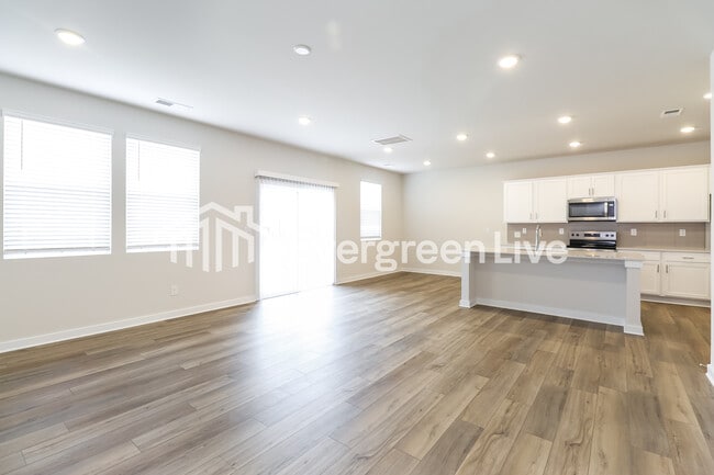 Building Photo - 561 Mountain Vw Dr