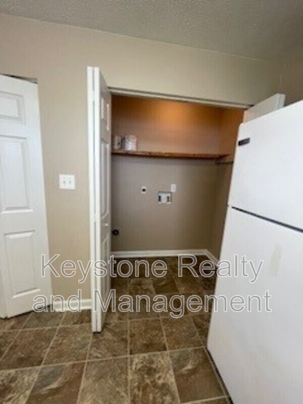 Building Photo - 298 Thompsonville Ln