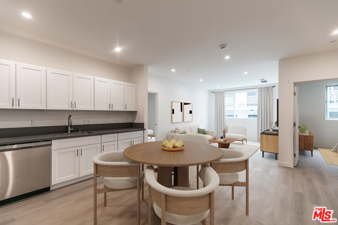 Foto principal - 1227 N Berendo St