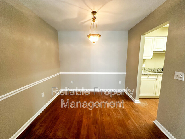 Building Photo - 406 N Walton Ave
