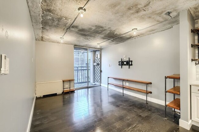 Building Photo - 830 Sherman St