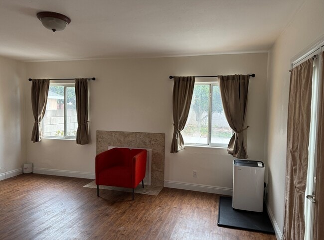 Living Rm Windows - 903 Hershey Ave