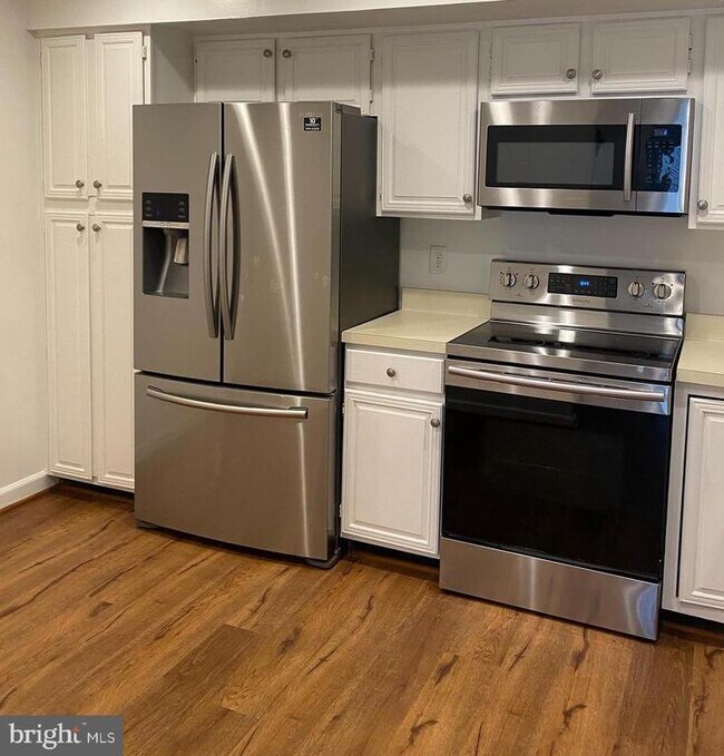 Foto del edificio - 3804 Ridge Knoll Ct