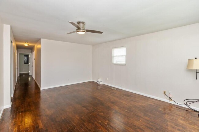 Foto del edificio - 2428 Sheldon St