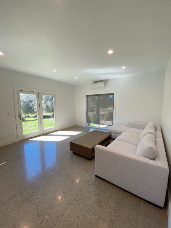 Building Photo - 20743 Vineyard Dr