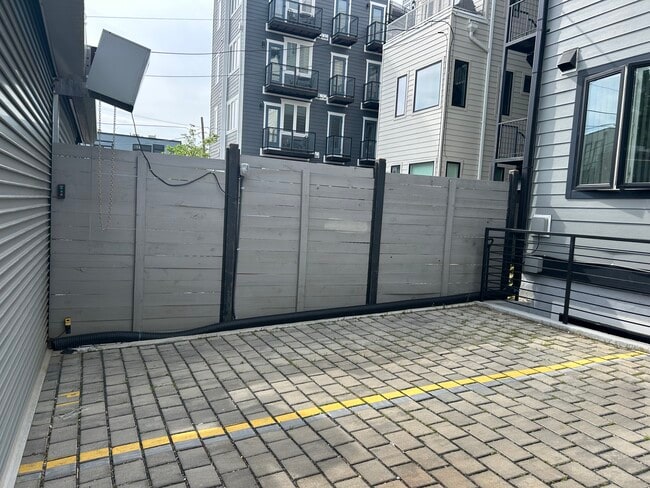 Cochera - 818 Kennedy St NW