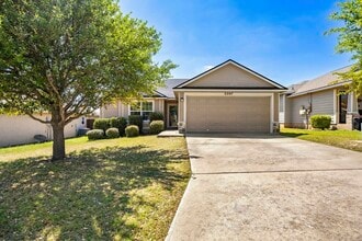 Building Photo - 2207 Stoneham Ct
