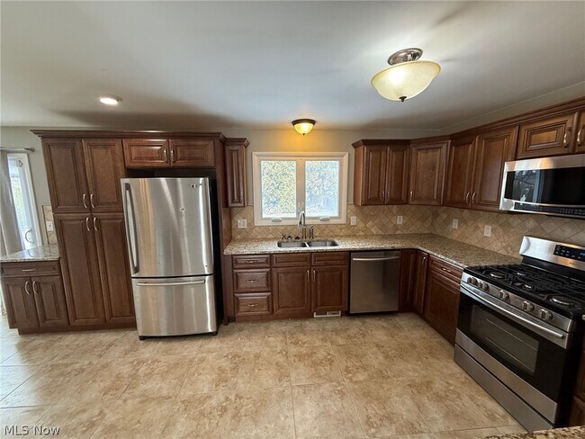 Foto del edificio - 2021 Aldersgate Dr