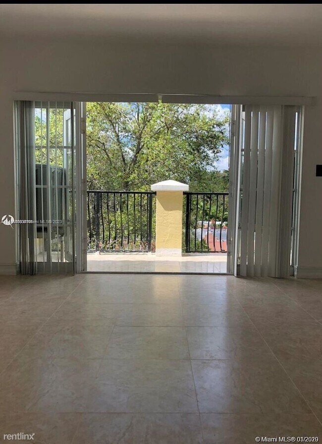 Building Photo - 4 br, 3.5 bath House - 913 SW 8th St
