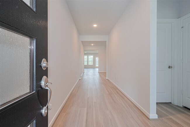 Foto del edificio - 8439 Oakland Hts Ln