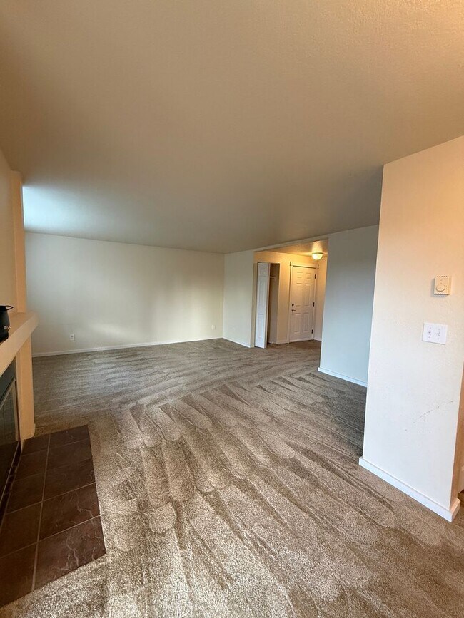 Foto del edificio - 3811 130th Ln SE