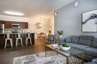 2BR, 2BA - Waters Edge