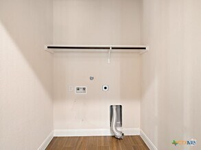 Building Photo - 538 Carriage House