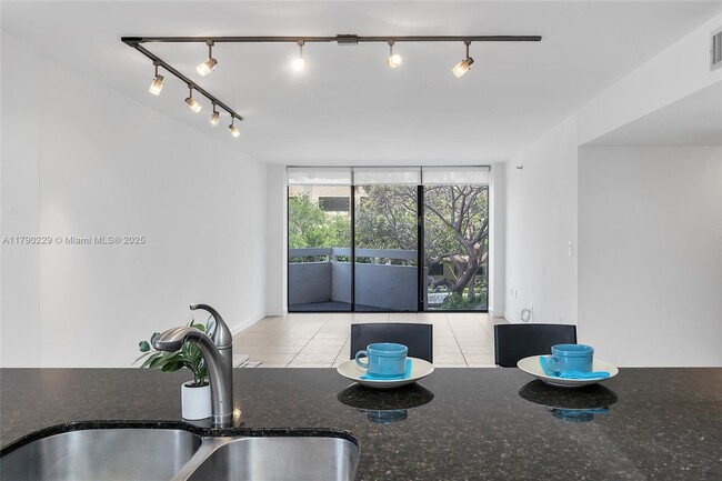 Building Photo - 2501 Brickell Ave
