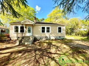 Building Photo - 622 Martha Dr