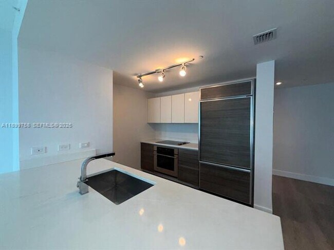 Building Photo - 1100 S Miami Ave