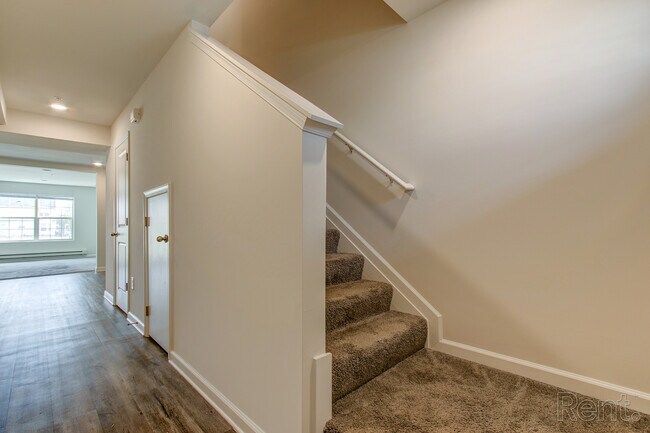 Building Photo - 23 Ritz Ct