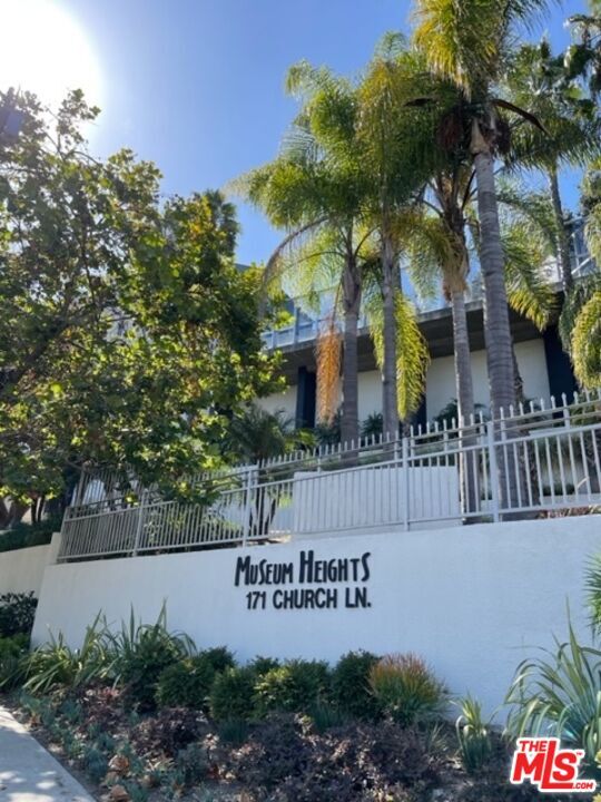 Foto del edificio - 171 N Church Ln