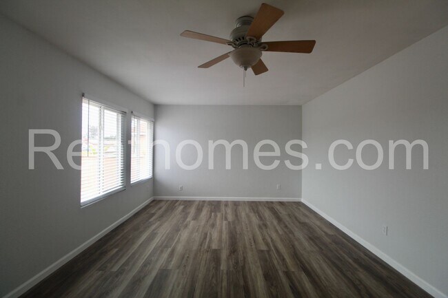 Foto del edificio - 10455 Glenellen Ave