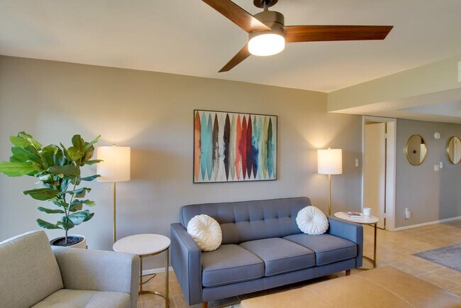 Foto del edificio - 7910 E Thomas Rd