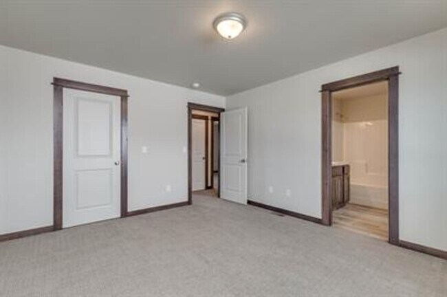 Foto del edificio - 1307 Westwood Cir